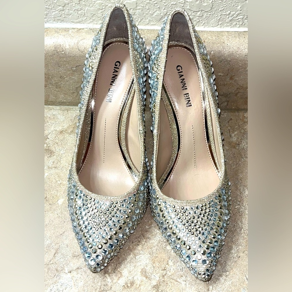 Gianni Bini Zebbi Jeweled Pointed Toe Stiletto Bridal Heels, Size 7.5M - Picture 3 of 14